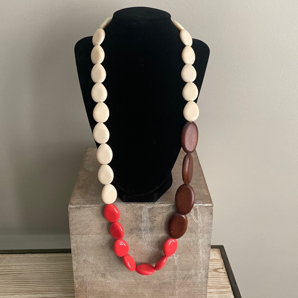 Beaded necklace